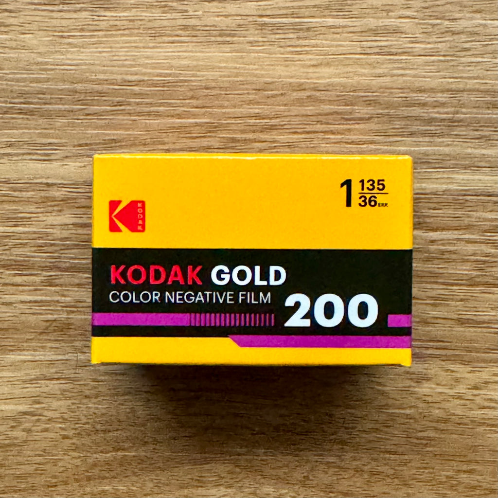 KODAK GOLD 200 EASTMAN